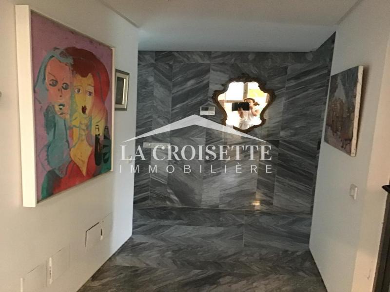 Triplex meublé S+4 avec vue mer à Gammarth